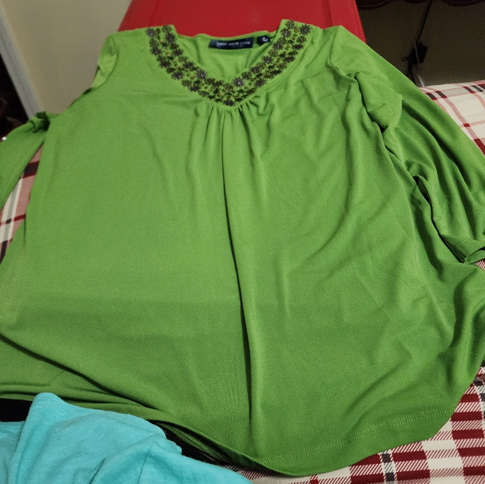 Top - Picture 3 of 3
